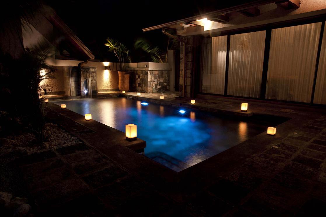 villa-de-luxe-ile-maurice-location-villa-ile-maurice-villa-rental-mauritius-villa-tiara-villa-pool-at-night