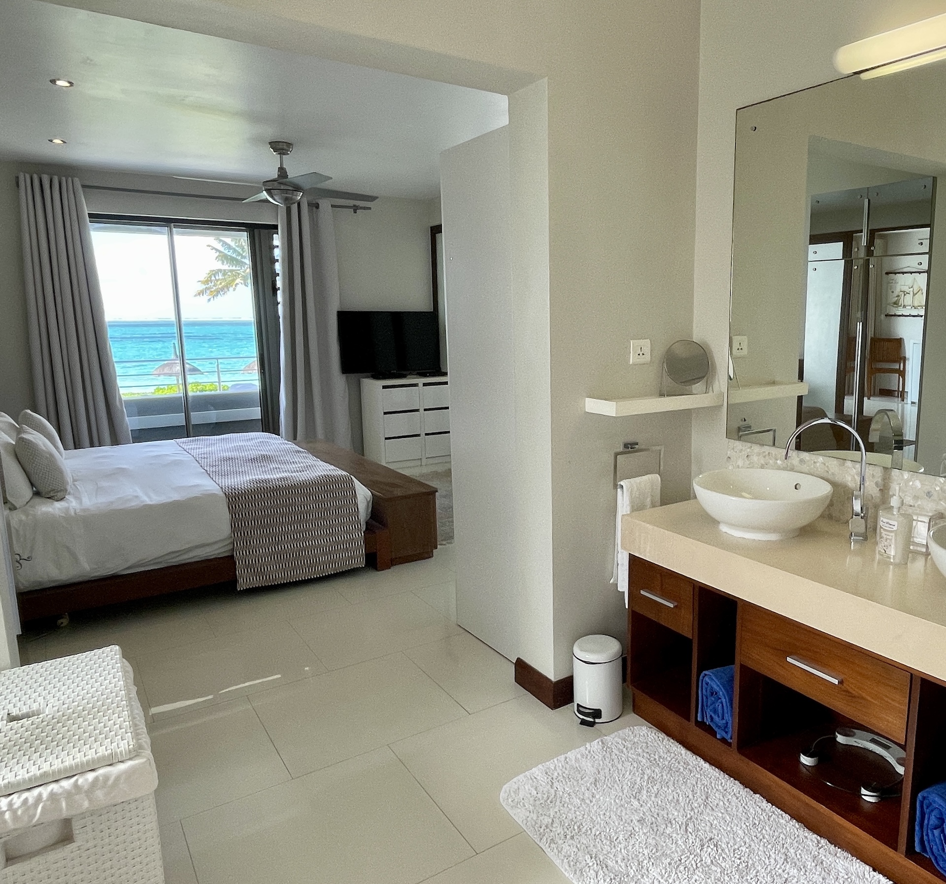 Appartement Camélia - Location Penthouse et Appartement à l'ile maurice - Piesd dans l'eau